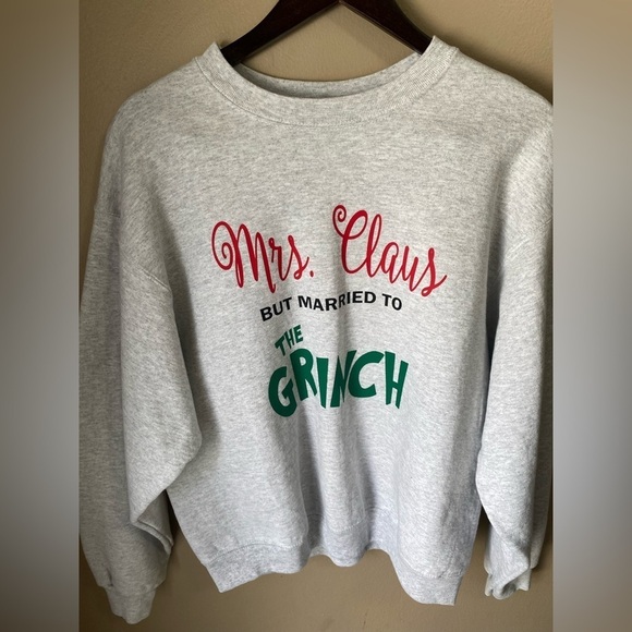 100% Cotton Fleece Crewneck Christmas Grinch Claus Sweatshirt - Picture 3 of 7